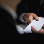 КОРРУПЦИЯ — ЖАМИЯТНИ ТАНАЗЗУЛГА ЕТАКЛОВЧИ ИЛЛАТ