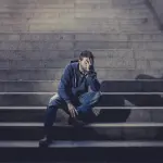 "КИМ ЎЗИНИ БАХТСИЗ ҲИС ҚИЛАДИ?"
