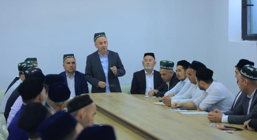 Битирувчи ёшлар билан учрашув