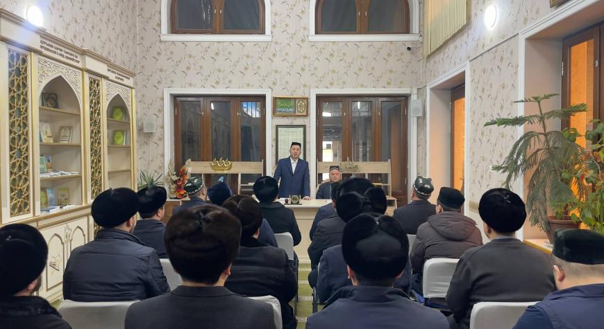 ЯНГИ НАМАНГАН ТУМАНИ ИМОМЛАРИ БИЛАН УЧРАШИЛИБ, МАСЖИДЛАР ҲОЛАТИ ЎРГАНИЛДИ.