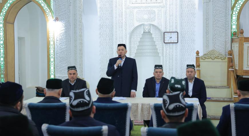 Уйчи туманидаги “Худойберди Эшон“ жоме масжидида йиғилиш ўтказилди.