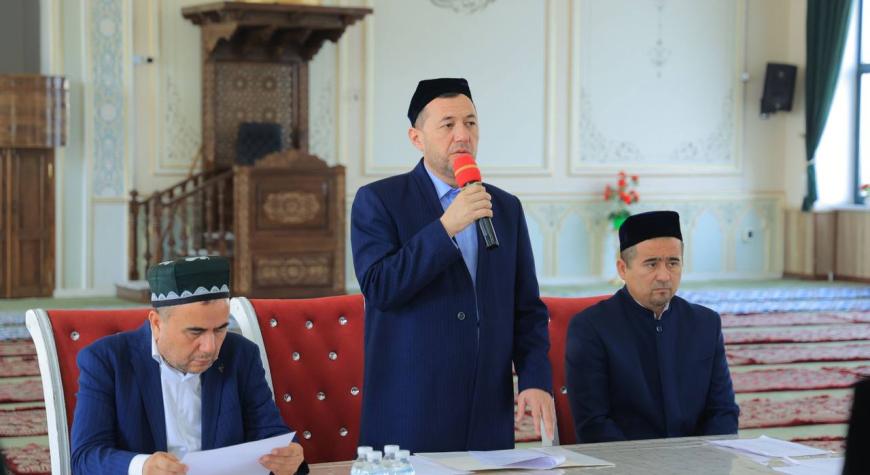 Норин туманидаги “Қурбон ота“ жоме масжидида йиғилиш ўтказилди